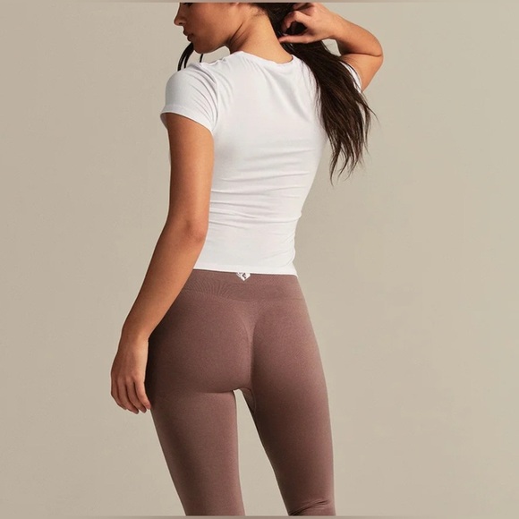 Women's Best Size Small Smooth Contour Midi Short Sleeve T-Shirt White - Picture 4 of 10